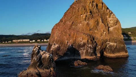 Cannon Beach and Haystack Rock in Oregon 10 스톡 동영상 332071497