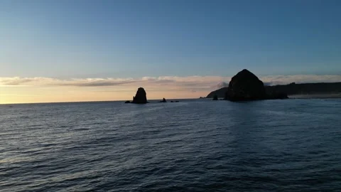 Cannon Beach and Haystack Rock in Oregon 4 스톡 동영상 332071640