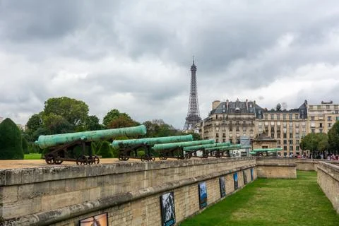 Cannons with Eiffel Tower in Paris Stock Photos