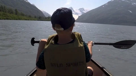 Canoe Boy 库存影片 124508995