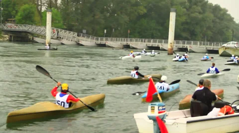 Canoe in river Stock-Footage 32164503