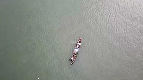 Canoe in the River Vídeos de archivo 162043548