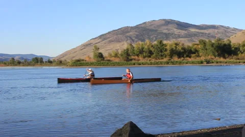 Canoers River 動画素材 43088378