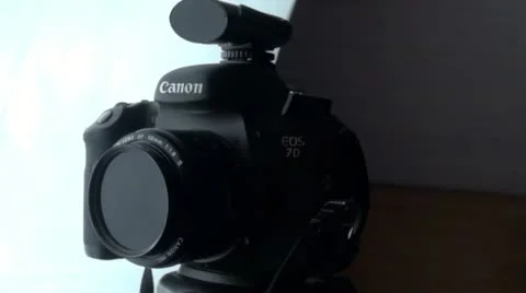 Canon 7D autofocusing Stock Footage 19234660