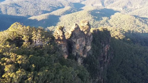 Canopy of gum-tree woods in Blue Mountains – top down Three Sisters 4k. Stock Footage 157739186