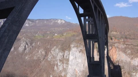 Canyon bridge aerial view Vidéo 46979257