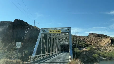 Canyon Lake Bridge on Apache Trail Arizona Vídeos de archivo 295572377