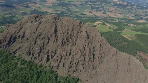 A canyon with a mountain in the background 库存影片 156845349