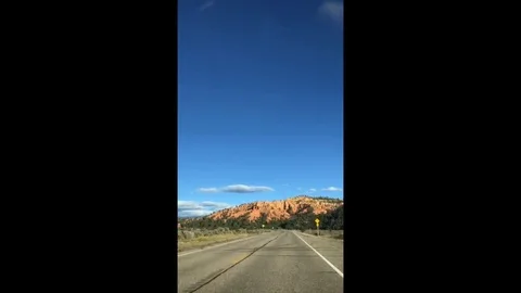 Canyon Road Drive Vertical Shot Vídeos de archivo 100697886