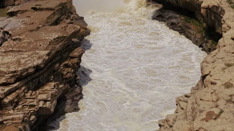 Canyon Waterfall Rushing Flow Cinematic Telephoto 库存影片 342050120