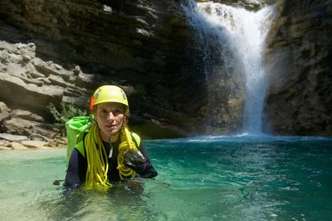 Canyoning in Pyrenees. Fotos de archivo