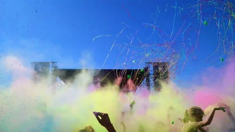 Caorle (VE) 13/08/2017 - Crowd of people in colourful powder on holi festival Stock Footage 129554545