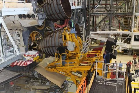 CAPE CANAVERAL, Fla. Inside Orbiter Processing Facility-2 at NASAs Kenned.. 库存照片