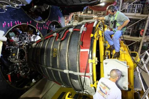 CAPE CANAVERAL, Fla. - In Orbiter Processing Facility bay 3 at NASA s Kenn... 库存照片