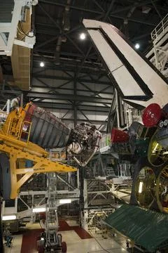 CAPE CANAVERAL, Fla. -- In Orbiter Processing Facility-1 at NASA s Kennedy... Stock Photos