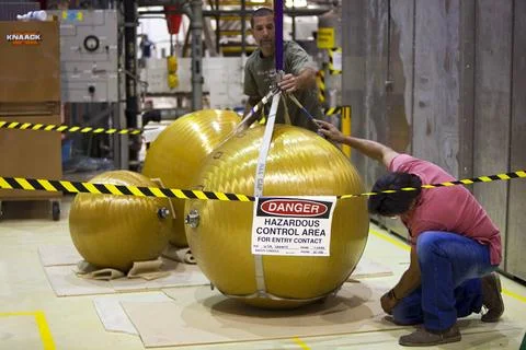 CAPE CANAVERAL, Fla. -- In Orbiter Processing Facility-2 at NASAs Kennedy.. Photos