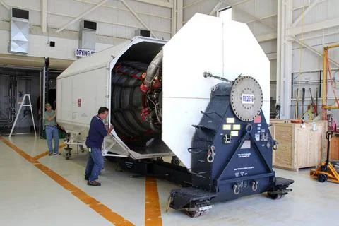 CAPE CANAVERAL, Fla. -- In the Orbiter Processing Facility-3 engine shop a... Stock Photos