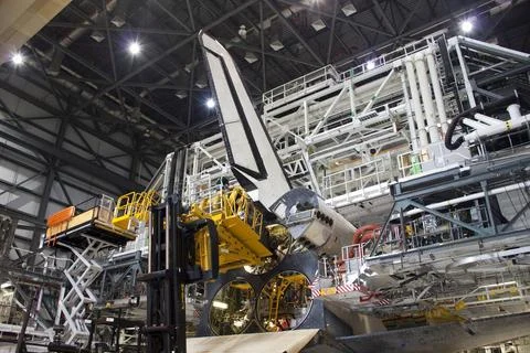 CAPE CANAVERAL, Fla. In Orbiter Processing Facility-1 at NASAs Kennedy Sp.. 스톡 사진