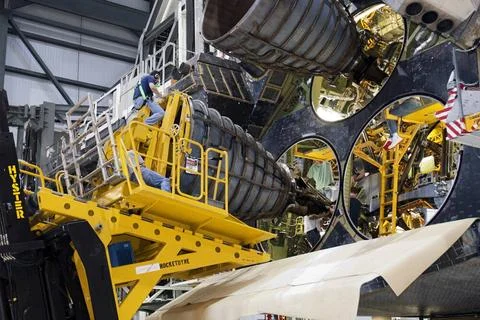 CAPE CANAVERAL, Fla. In Orbiter Processing Facility-1 at NASAs Kennedy Sp.. 스톡 사진