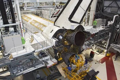 CAPE CANAVERAL, Fla. In Orbiter Processing Facility-1 at NASAs Kennedy Sp.. 库存照片