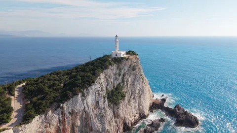 Cape Lefkatas Lighthouse Above White Cliffs, Greece Vidéo 335905396