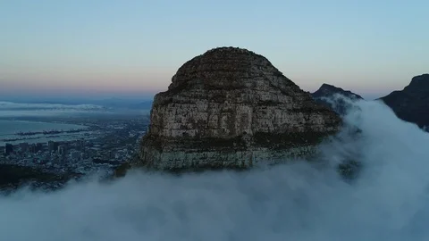 Cape Town Timelapse of Clouds Moving Around Lion's Head Mountain Video stock 91210161