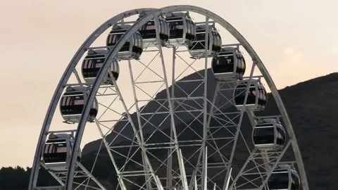 Cape Town Waterfront rotating Ferris wheel Vídeo Stock 72496773