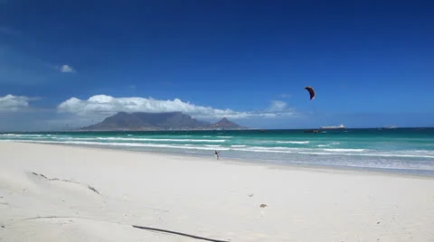 Cape Town's Table Mountain Seen from a Distant Beach Video stock 23786015