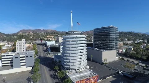 Capital Building Records Flying Toward Stock-Footage 83523331
