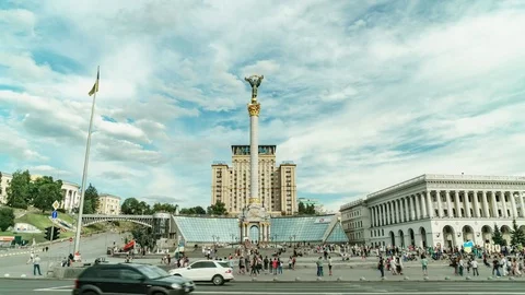 Capital of Ukraine independence square timelapse. Street traffic Stock Footage 77584624