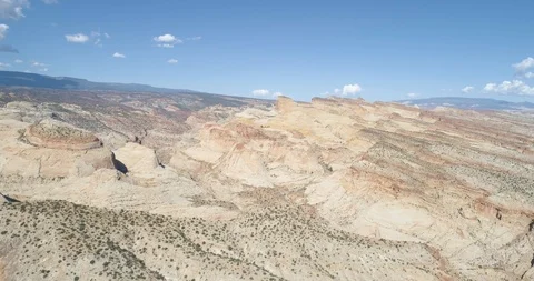 Capitol Reef Cliffs Valley National Park, Utah - Aerial Drone View Vídeos de archivo 118171998