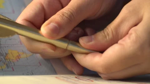Caps the pen-shaped pen Stock Footage 138726722