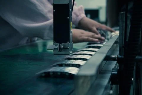 Capsule production process in factory. Foto stock