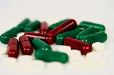 Capsules ans pills isolate en white background Stock-Fotos