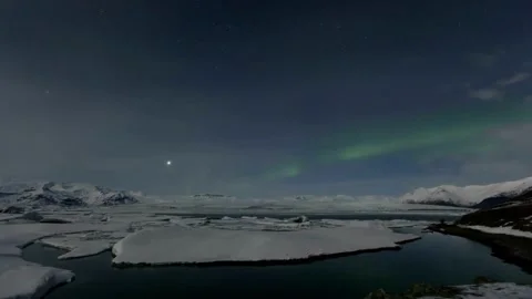 Captivating Time-Lapse of Aurora Borealis and Starry Night Sky. Embark on an Stock-Footage 334659063