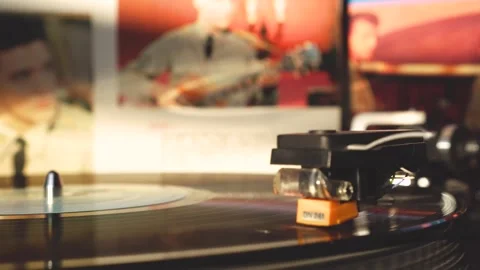 Captivating turntable needle playing a classic vinyl record Video stock 292528747