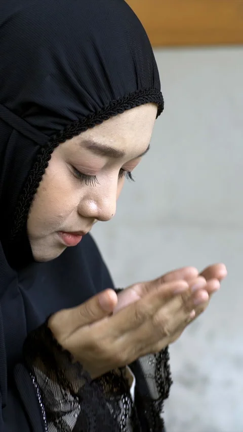 A captivating visuals portraying the unwavering devotion Vídeo Stock 268238792