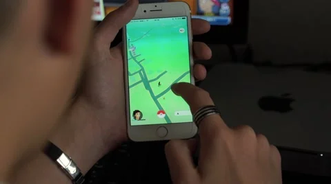 Capture pokemon go IPHONE 7 스톡 동영상 67857866