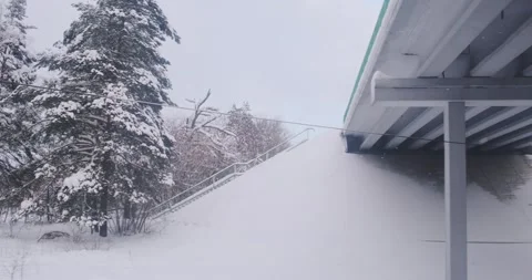 Capture the scenic view from a train window as it crosses a bridge during the Vidéo 252942813