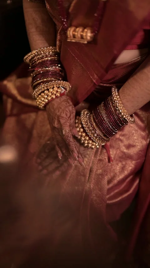 Capturing the Beauty of an Indian Bride's Hands Vidéo 265152428