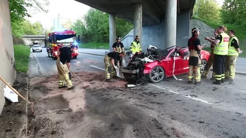 A car accident Видео 195013605