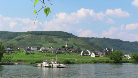 Car and passenger ferry from Ellenz towards Beilstein at Moselle River. View  스톡 동영상 115180116