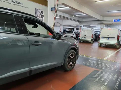 A car assistance workshop Photos