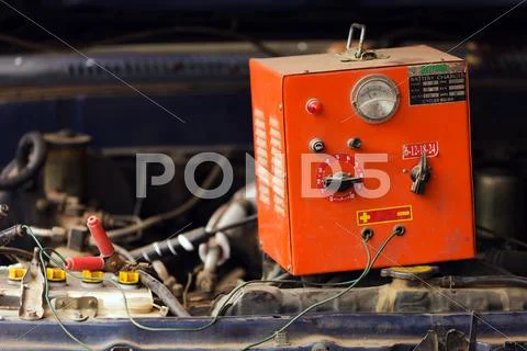 Car battery charging Stock Photos