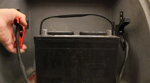 Car battery 動画素材 1038339