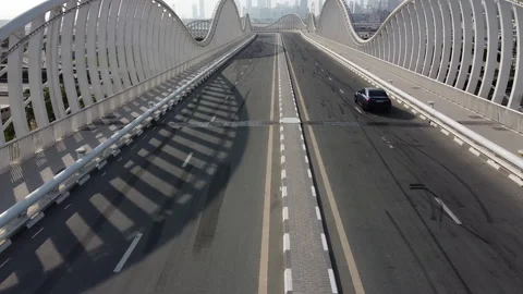 Car on a bridge Vidéo 162167108