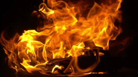 A Car Bursts Into Flames Vidéo 94320252