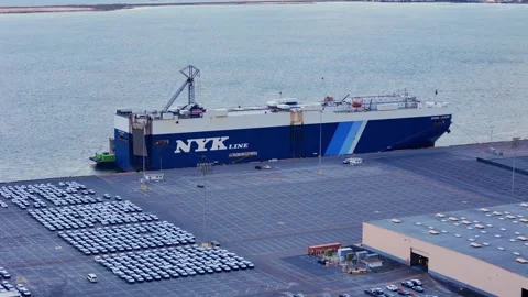 Car carrier ship docking at San Diego port, unloading new vehicles for 스톡 동영상 336696396