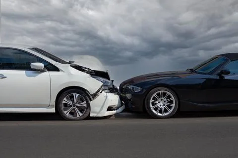 Car Collision on a Cloudy Day Foto stock