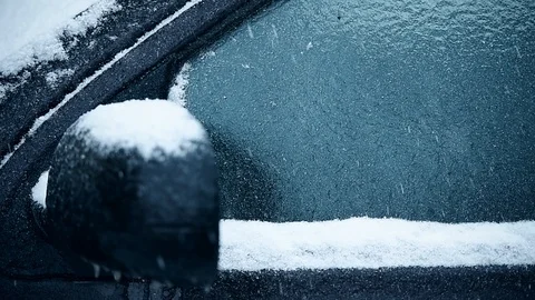 Car covered in ice during freezing rain phenomenon Stockbeeldmateriaal 87322911